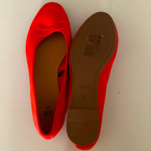 Red flats - Picture 3 of 3